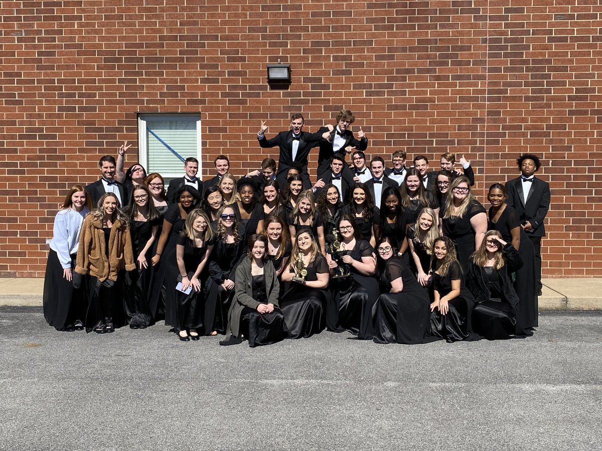 Beccamo911's tweet photo. #missyou2020 @GhsSpiritParade Missing these amazing people during the break https://t.co/MzyY3tLnN3