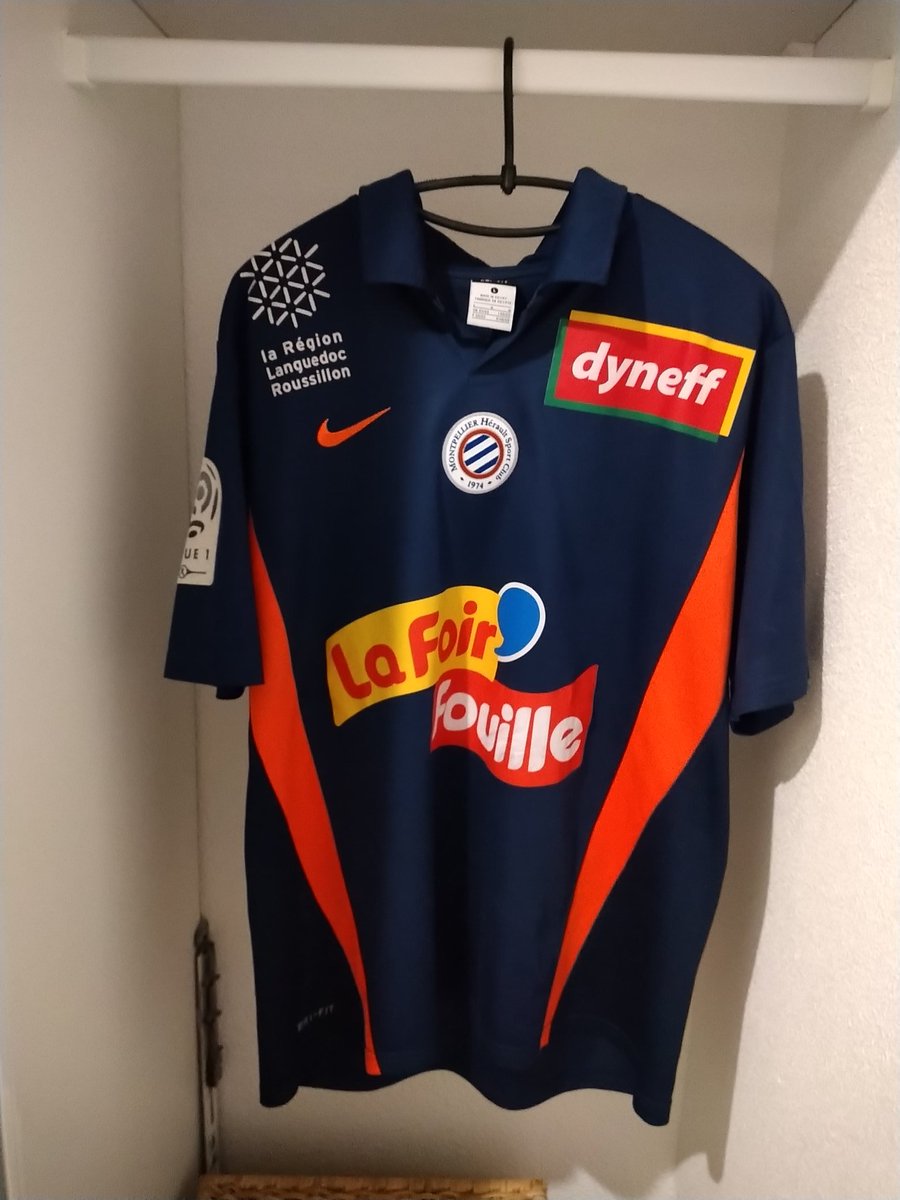 MaximeFassini's tweet photo. @_OlivierGiroud_ souvenirs de mon attaquant préféré .. J'ai une belle collection.. Je m'en fous moi des autres.. Tu es le meilleur Olive.. La paillade ne t'oubliera jamais @MontpellierHSC #MHSCFOREVER https://t.co/7mMC4c0nNI