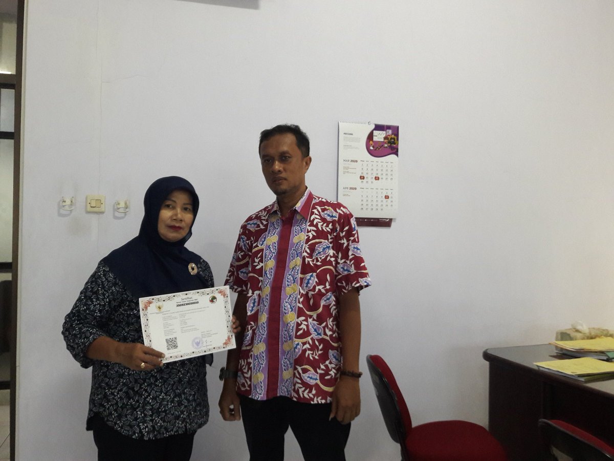 Fahrul465's tweet photo. Pendampingan update data ODS dan penyerahan sertipikat NIK ke KPRI WIYATA MANDALA Kecamatan Pakusari
#ppklkemenkopukmri
#ppklcybercooperativeactivator
#ppklasdeppenyuluhan
#ppkljatim
#ppkljember https://t.co/A71vJaFPql