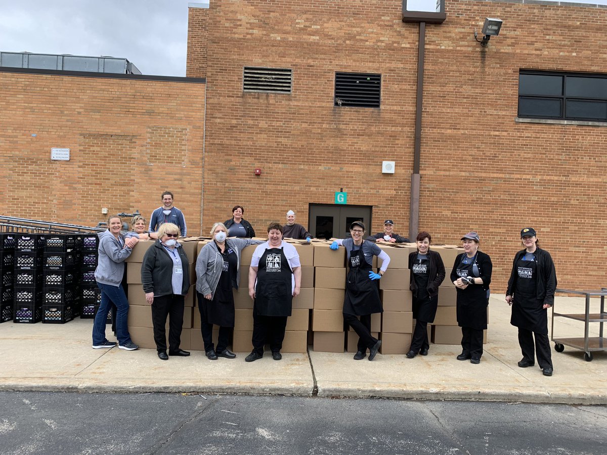 KimC26397227's tweet photo. #thereallunchladiesofD34
@d34
We did it!  1200 boxes with 12 breakfasts and 12 lunches went out to our students https://t.co/5SeLTZVE6e