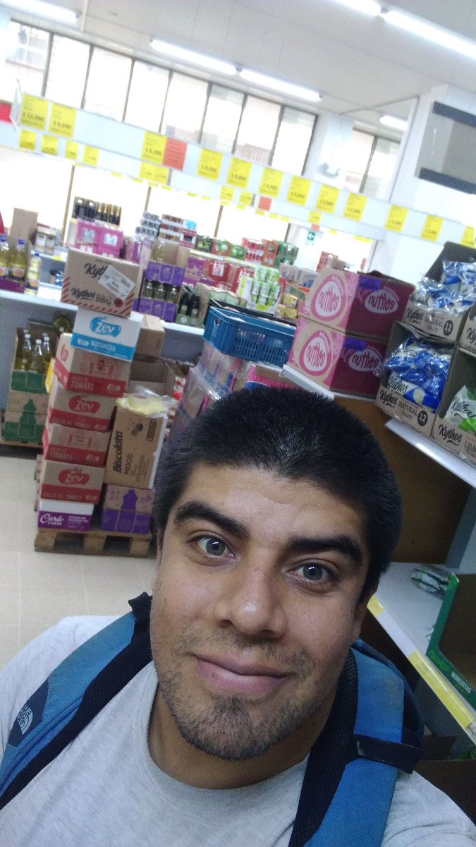 alcantor8's tweet photo. @angieparra10 Jajaja tomo mis medidas. Ayer prácticamente le ayude a la señora del D1 a abrir el supermercado. Me tocó solo adentro #D1challenge https://t.co/kWjI6TNujK