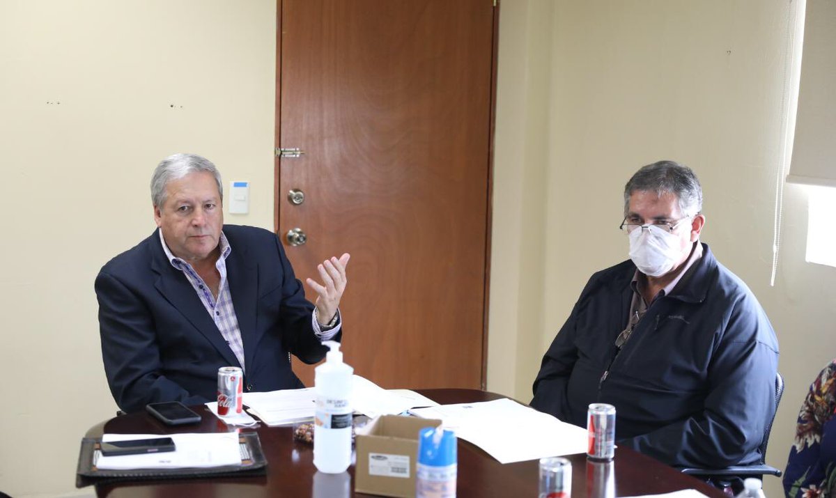 chema_fraustro's tweet photo. Con el objetivo de seguir trabajando para agilizar los trámites que permitan dar certeza al patrimonio de los coahuilenses, evaluamos y damos seguimiento al nuevo proceso telemático del Registro Público de #Coahuila, puesto en marcha el fin de semana por el Gobernador @mrikelme. https://t.co/N2w1l10vps