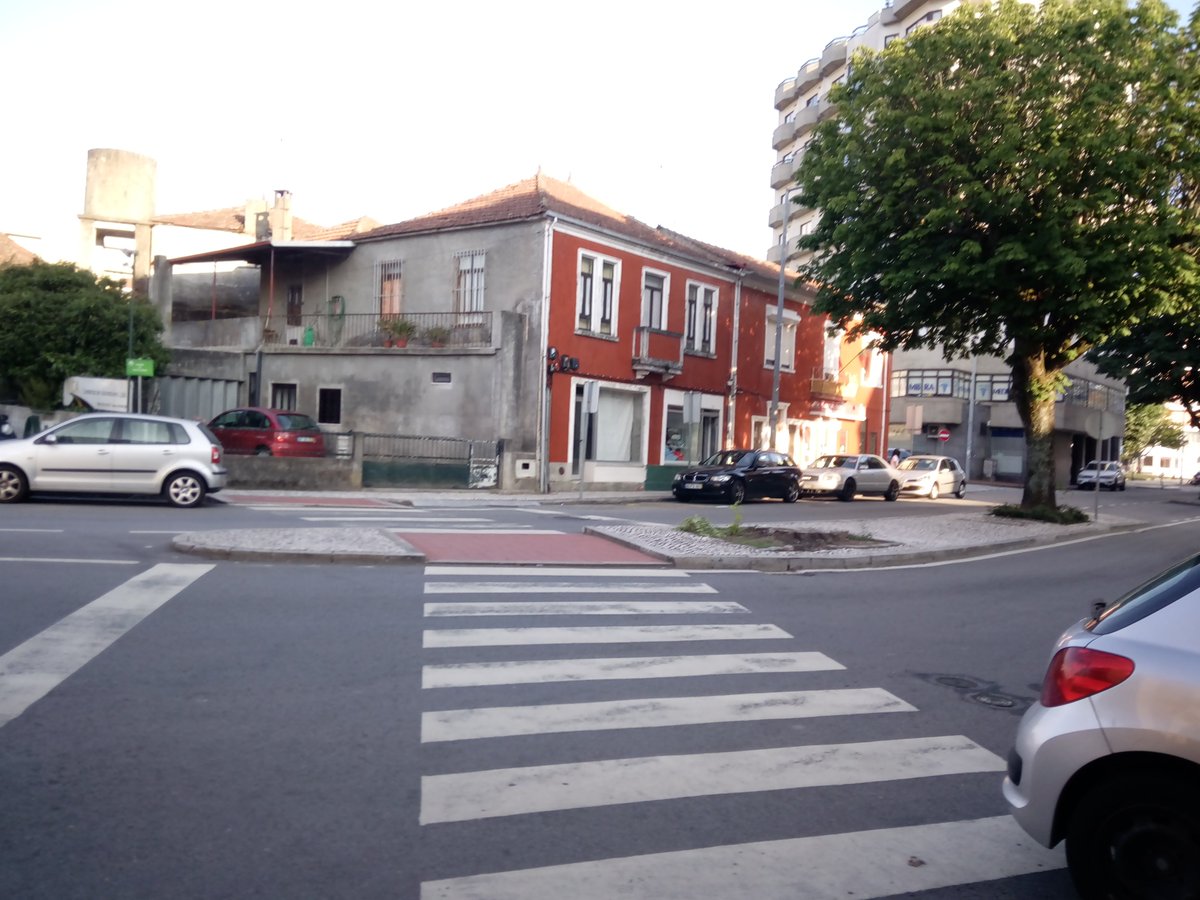 jsilva1954's tweet photo. Praceta Drs Teixeira da Silva, Vale de Cambra, Portugal. https://t.co/RjDmS4RIua