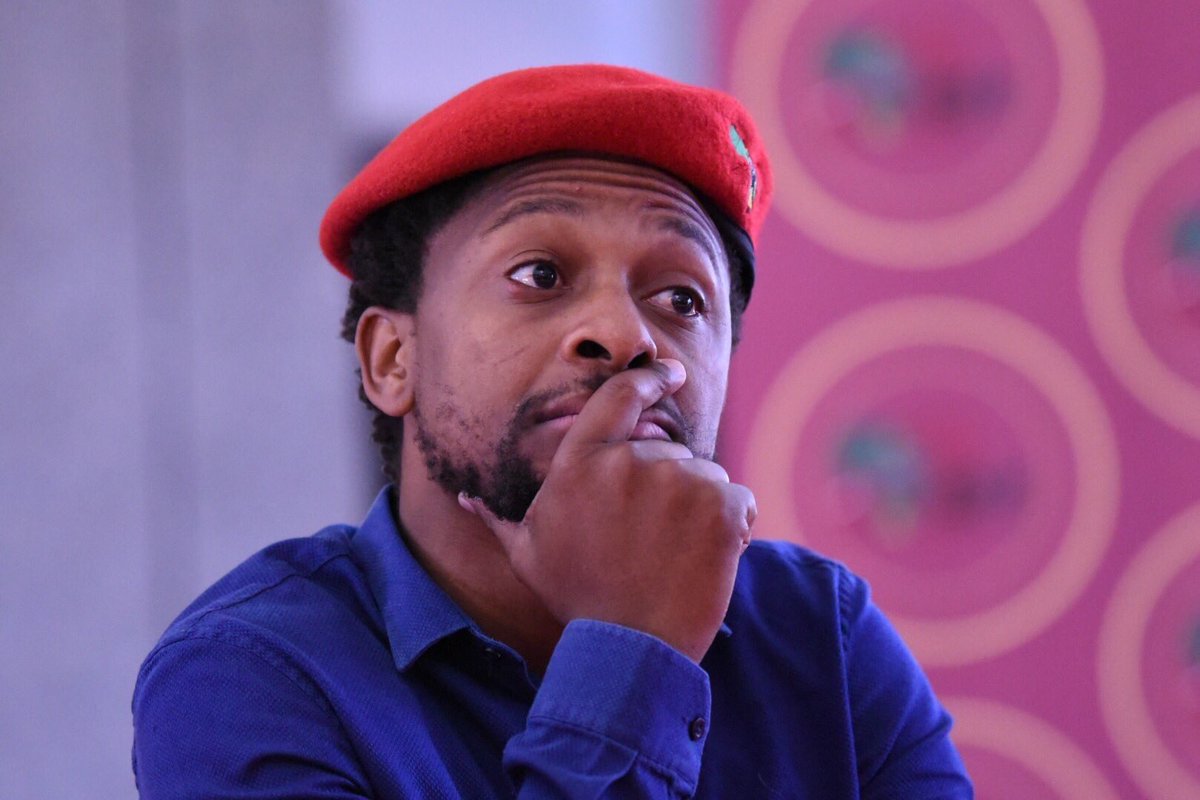 QueenSkolopad's tweet photo. #Covid19inSA  #PresidentialAddress Government now coming to do door to door testing &amp; screening. I’m worried about criminals who will take advantage and pose as health workers 🙆🏾‍♂️ #Day5lockdown Mara hee lentswe la morena le ahelwa 4room. https://t.co/lYsMU77AOA