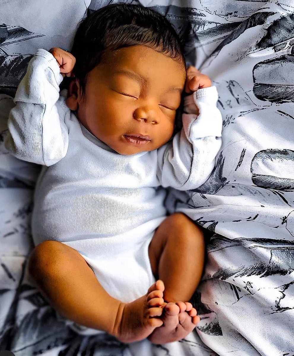 BabyfeverU's tweet photo. When your son born with a fresh lineup ! 🔥 https://t.co/ZYODWP5bVQ