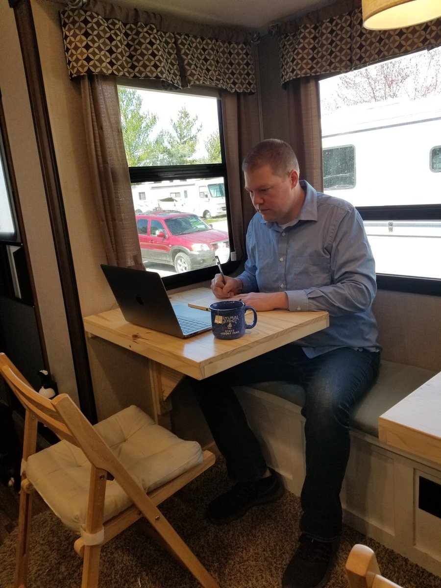 thitchcock99's tweet image. Social distancing and quarantining are not terms synonymous with education and these have definitely  been challenging times for everyone.   On the bright side, I have managed to find a decent spot to work from at home.  Show me your work at home space! #homeworkspace