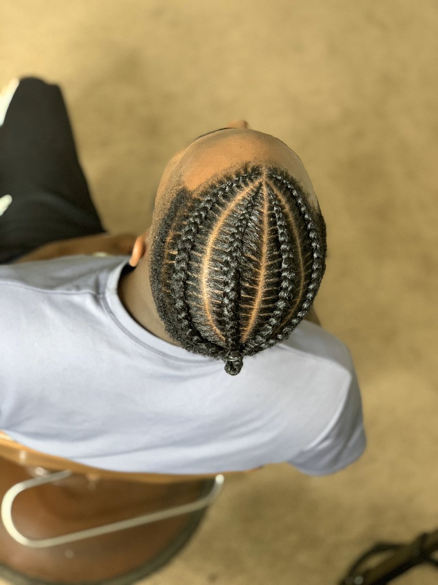 bonafidecutie's tweet photo. Man Bun Stitched🔥❤️ #thebraideffect #menbraidstyles #menbraids #manbun #stitchbraids #protectivestyles #voiceofhair #blackhair #braidsbraidsbraids #braidstyles #myasu #myaum #troyu #tuskegeeuniversity https://t.co/NqOx5P0ZgO