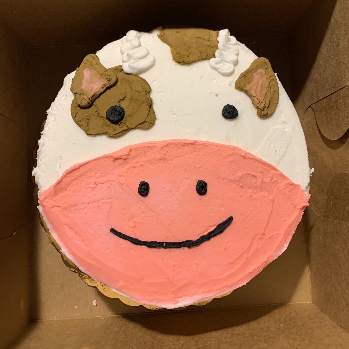 BirthdayBakes's tweet photo. A great activity to do while you have to stay inside is bake! I baked this cake a few weeks ago for a student in our community who’s family was unable to get them a birthday cake. #baking #scla https://t.co/0IjANoY1iv