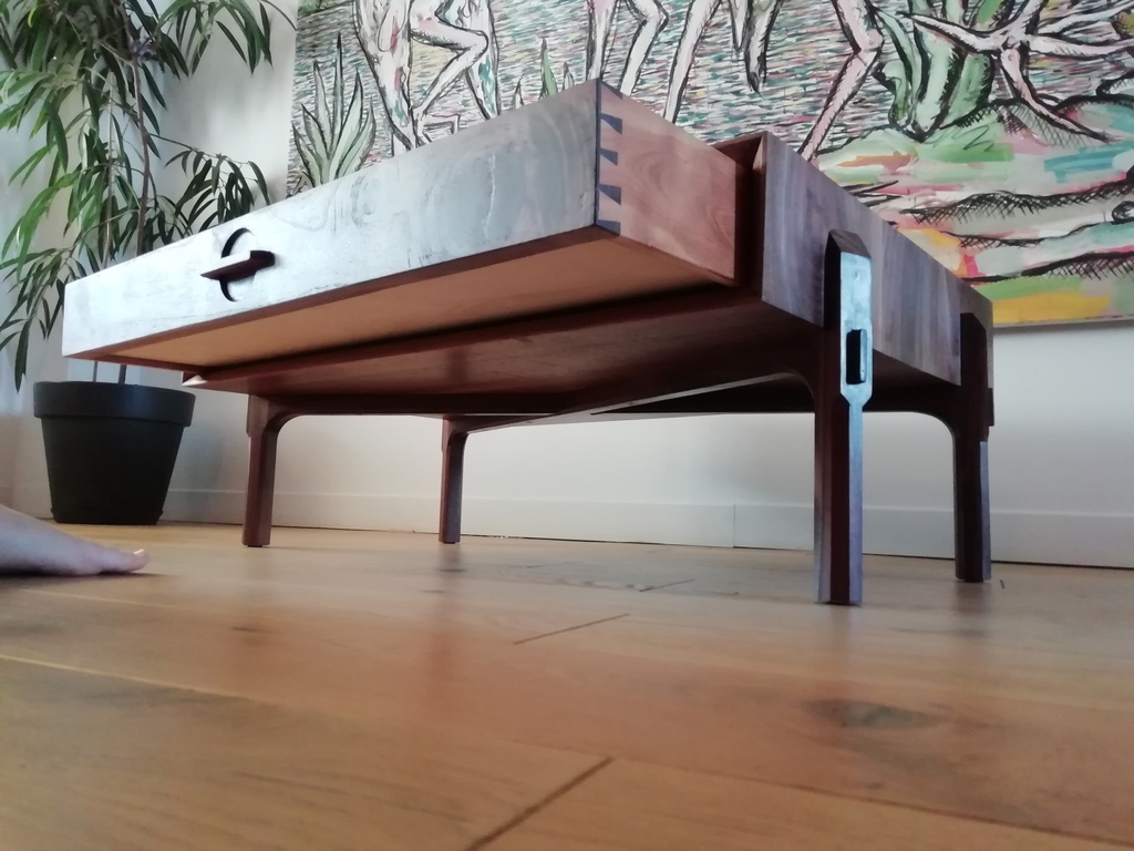 LAirDuBois's tweet photo. Table basse de confinement par Slick https://t.co/H9p8YsmWHX #lairdubois #design #mobilier #table_basse https://t.co/pXGkkfBE2A