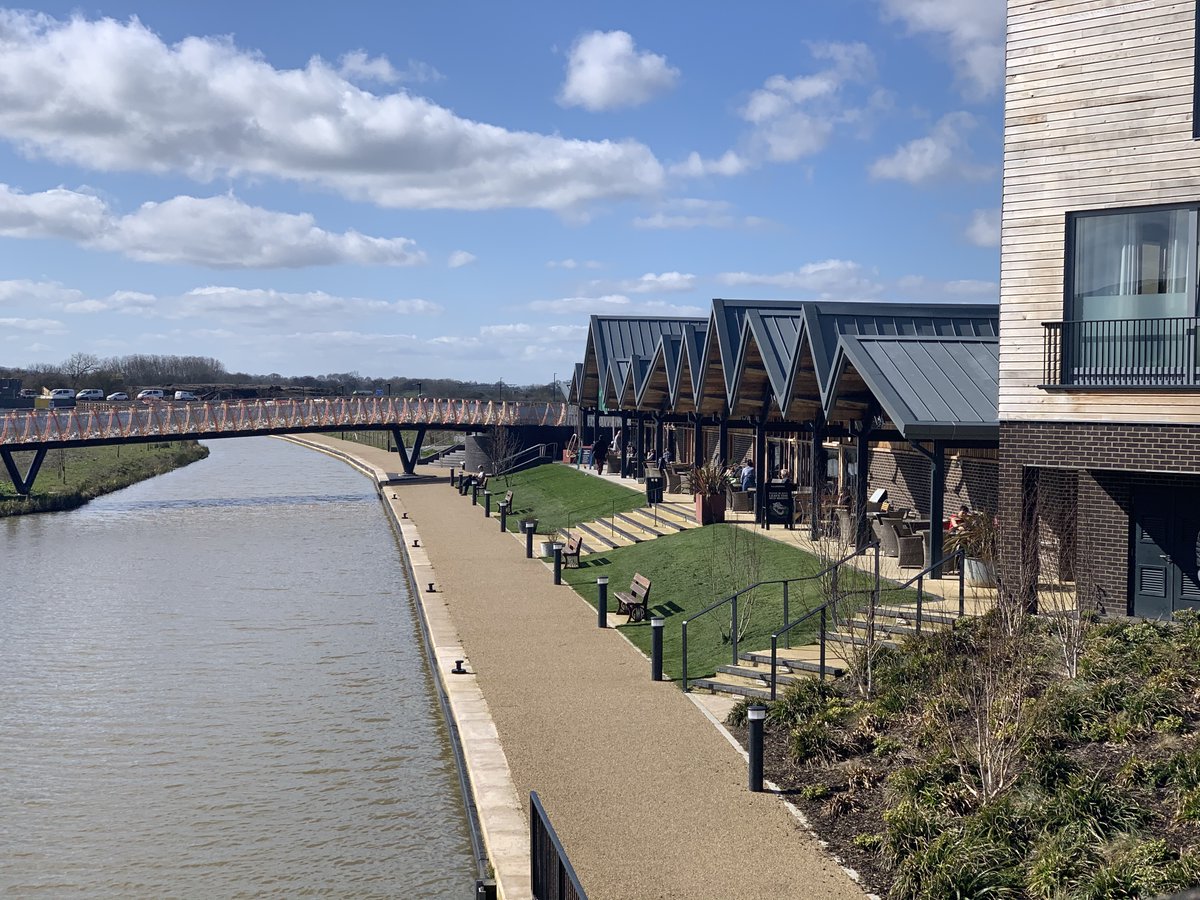 Wichelstowenews's tweet photo. A bit of good news this week!
Canalside has been shortlisted as one of the @ICE_engineers South West's best Civil Engineering projects in 2019.
If you're a fan of the footbridge, canal restoration or new road weβd love your people's choice vote.
https://t.co/UanRbUDqlB https://t.co/rhsYE2gWSv