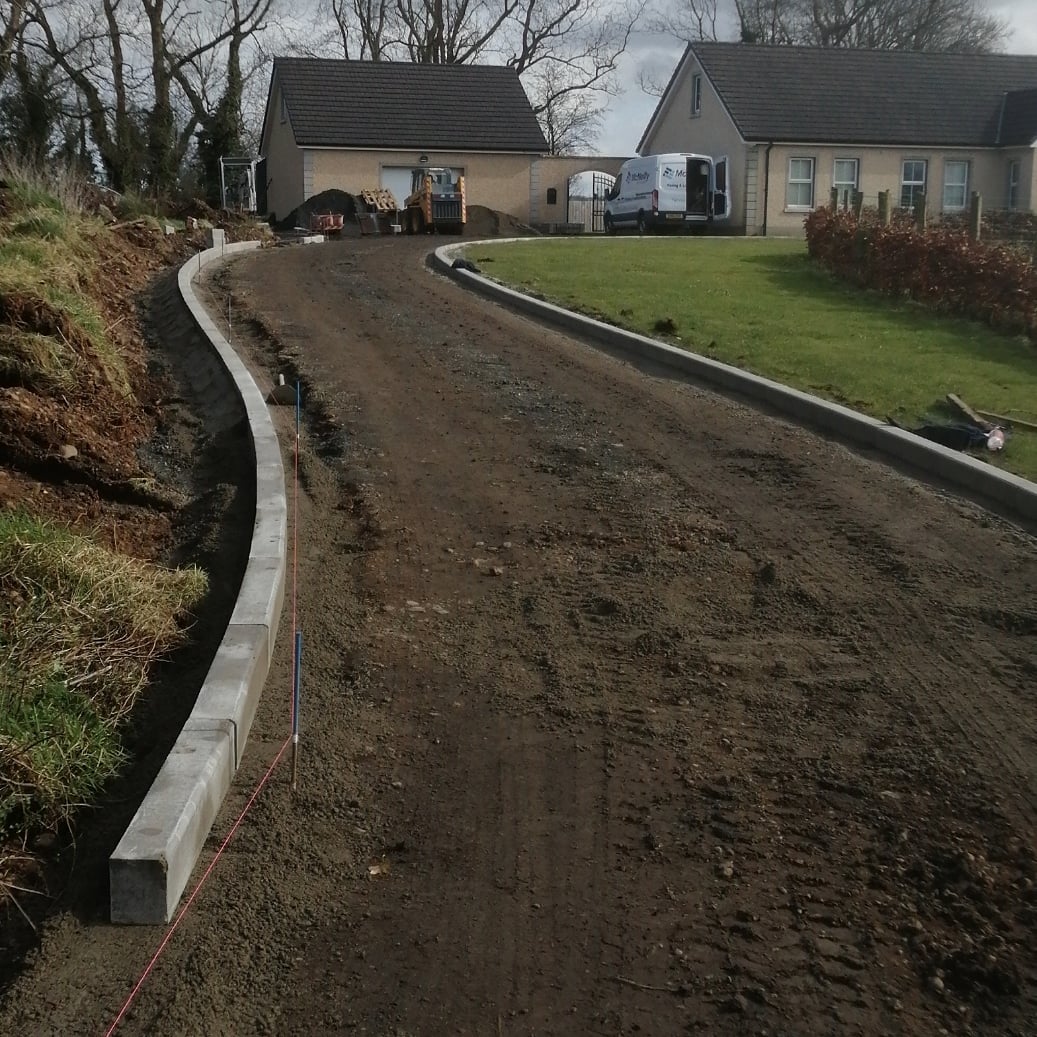 StevenMcneilly's tweet photo. A lane we completed using Tobermores 6x5 kerbs 

#tobermore #takeuchi #KERBING #digging #groundwork https://t.co/jlJT069dE6