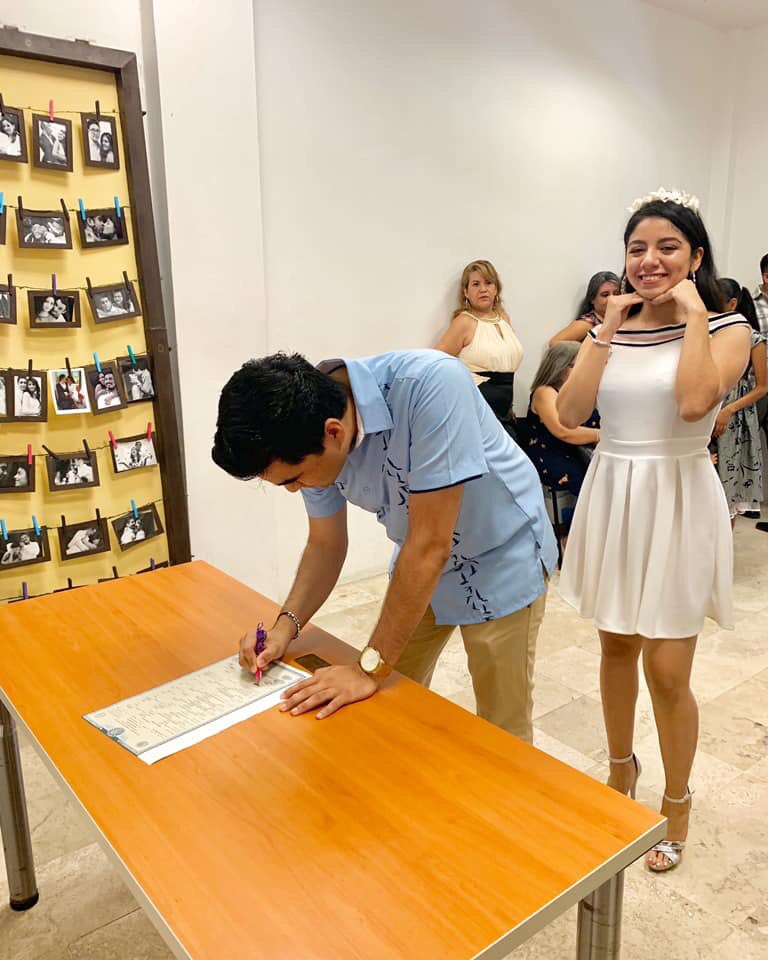 XXXXMMI's tweet photo. La cara de felicidad del diablo cuando firmas el contrato 😈👹 https://t.co/gF1djfSpYf