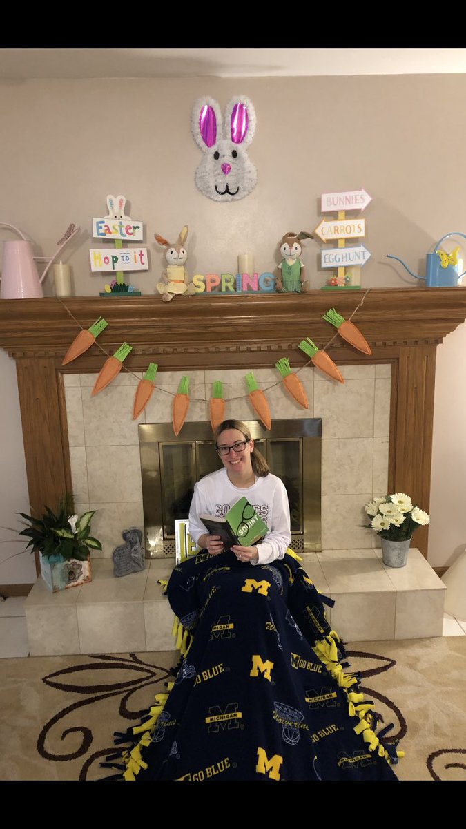 TomasekPirates's tweet photo. Virtual Spirit Week! #GetupandGoNowhere @mrshaydon5 @RCHSPirates #rcsdpirates #piratepride #readingrocks https://t.co/PLHUgnpknV