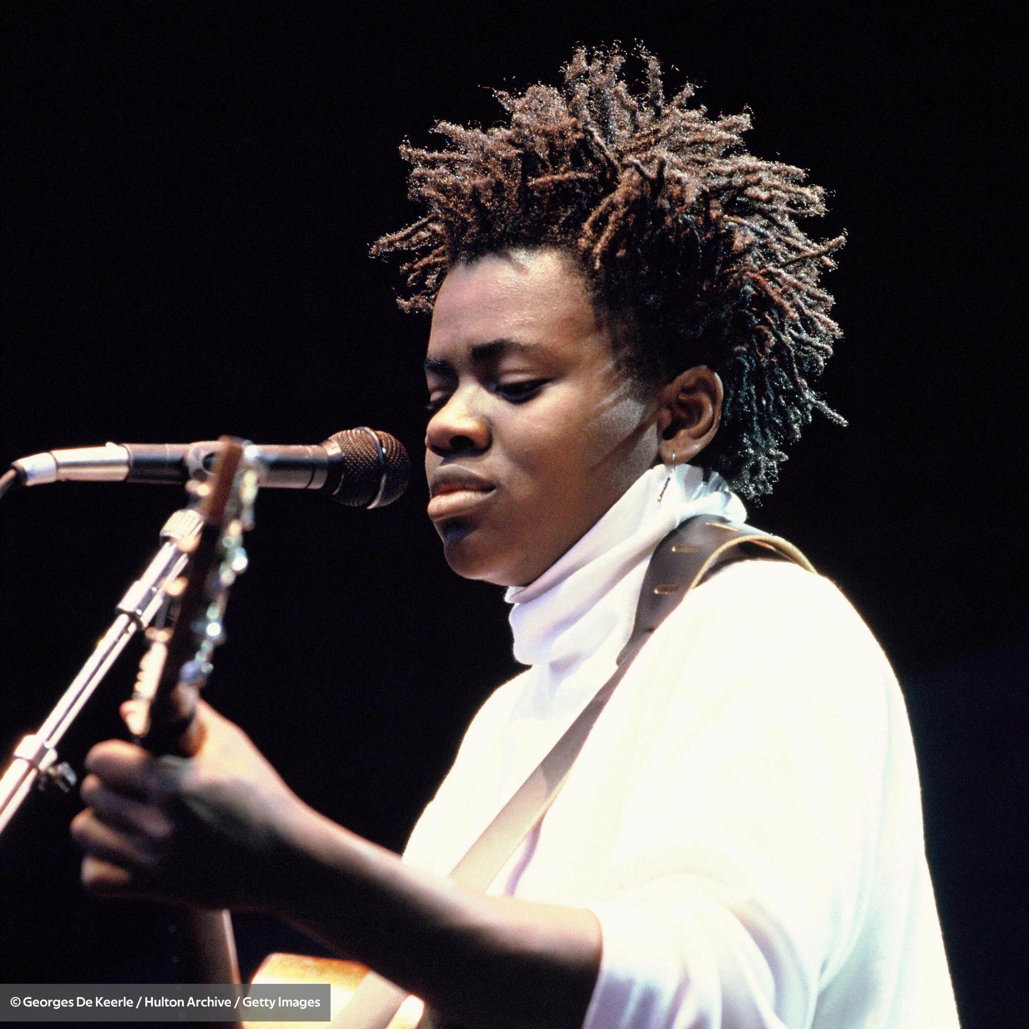 Happy birthday to American singer-songwriter Tracy Chapman, born March 30, 1964. 