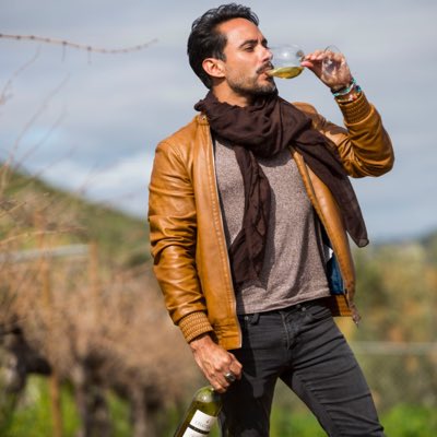 ROMEOANTO's tweet photo. #NuevaFotoDePerfil https://t.co/ixu8IIownj