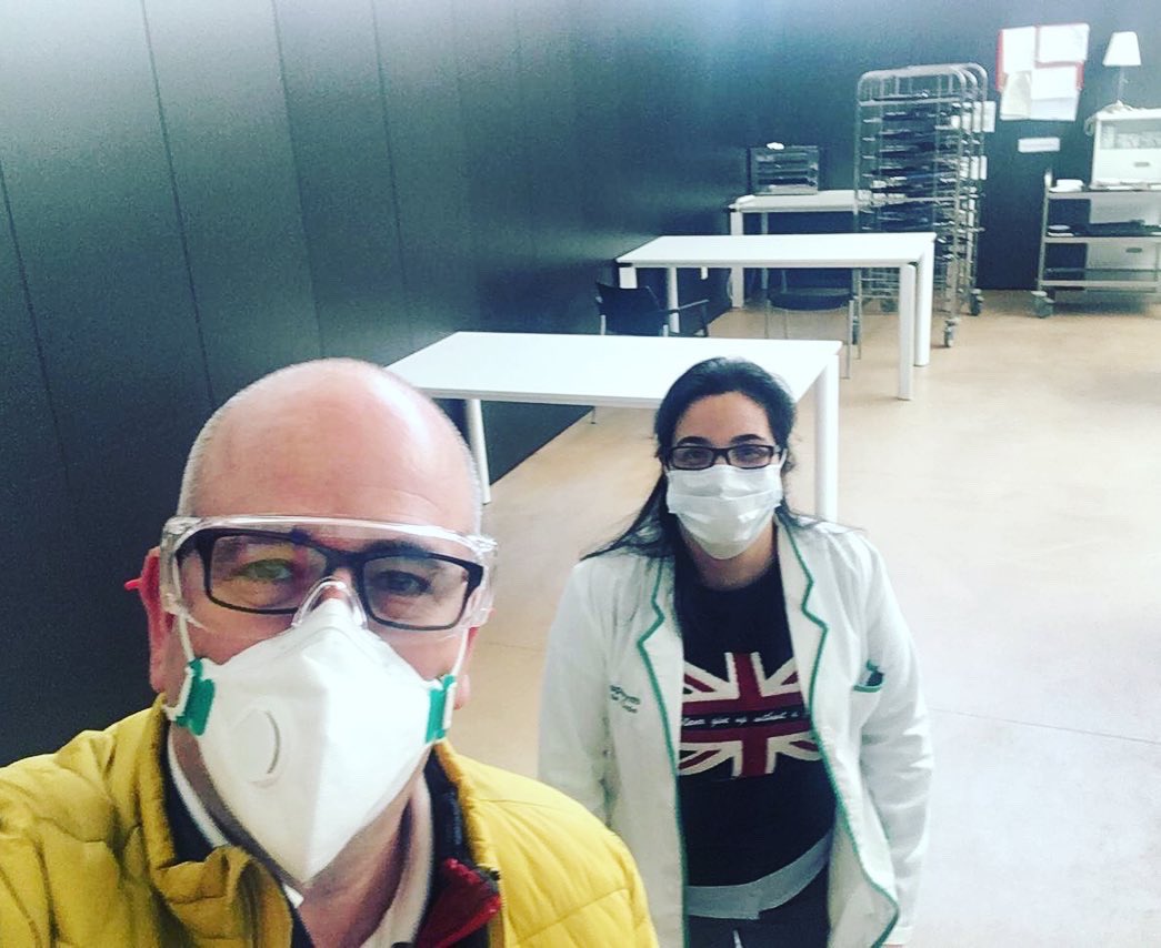 Aspaym_CyL's tweet photo. Desde nuestra Residencia de Valladolid queremos dar las gracias a Cidaut, Resistencia Valladolid, Guidosimplex España y a nuestra compañera de Juventud, Esther, por colaborar y dejarnos estas pantallas y facilitar el trabajo de todos los que día a día están dando el 200%!! https://t.co/Vb2rvNRF1P