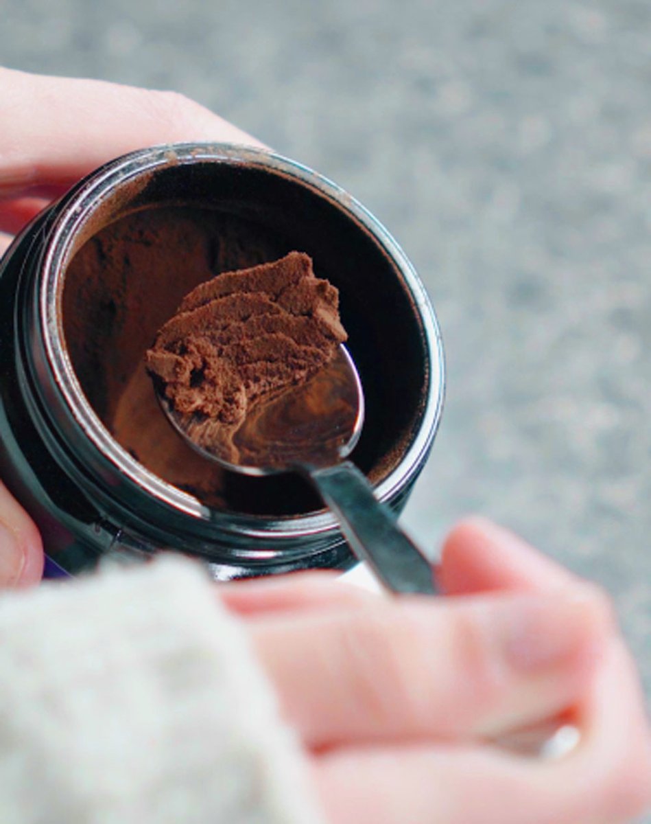 Preparing some fresh mushroom tea from our violet glass jars, which preserve the quality and freshness for years to come. Thinking of a mushroom cacao and oat milk film night. What's decent to watch at the moment?