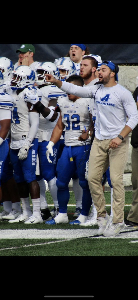 Coach_Kessel20's tweet photo. Thanks @CoachGebhardt and @CoachSielawa for the nomination! Once nominated you have 24 hrs to post a picture of you coaching. Respond or donate $20 to charity. You then nominate 4 coaches. Nominating
@VulcanoIII @CoachBarbieri @CoachSperone @yansen_perez
#RollDamnHounds https://t.co/7zEL4zKLTu