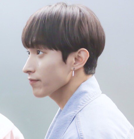 DK_thinker's tweet photo. he has the BEST side profile &amp; the MOST PERFECT nose bridge https://t.co/qx9uMHdJ3q