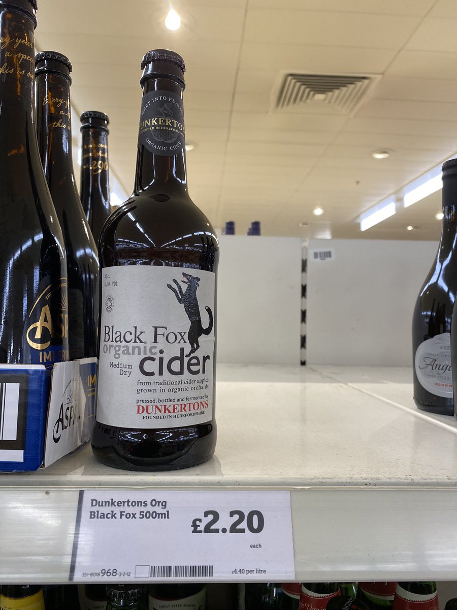 PaulW1975's tweet photo. Secured the last bottle of @Dunkertons Black Fox ππ» at @sainsburys, shares with the delightful @_ReeStar π #rethinkcider #thinkcider #cider https://t.co/eN88SRjGqu