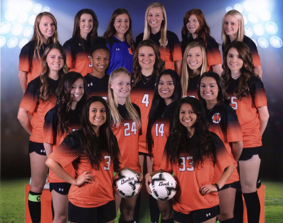 mickaelaleal3's tweet photo. Four years...four teams, thank you @LJacketsSoccer for everything, was truly the best.🧡🖤 https://t.co/jbgUZhhD6L
