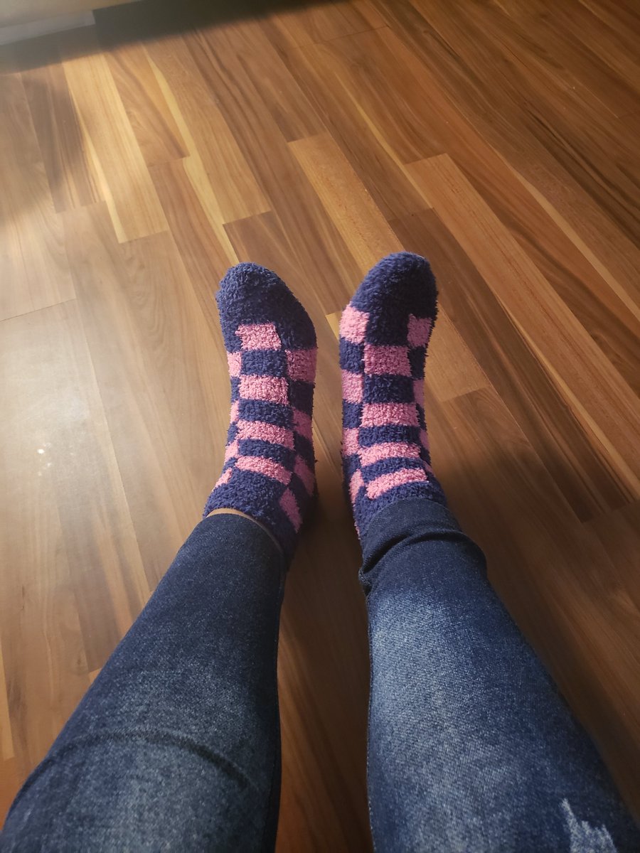 teachershelton's tweet photo. This is the kick off to our "Virtual Learning Week" @AliefISD where we are going to " sock it" to #Covid_19 #COLLINSTRIBE @EXPLORERSCOL #ALIEFPROUD #COLLINSTWEET #COLLINSPRIDE https://t.co/G1tDp402QZ