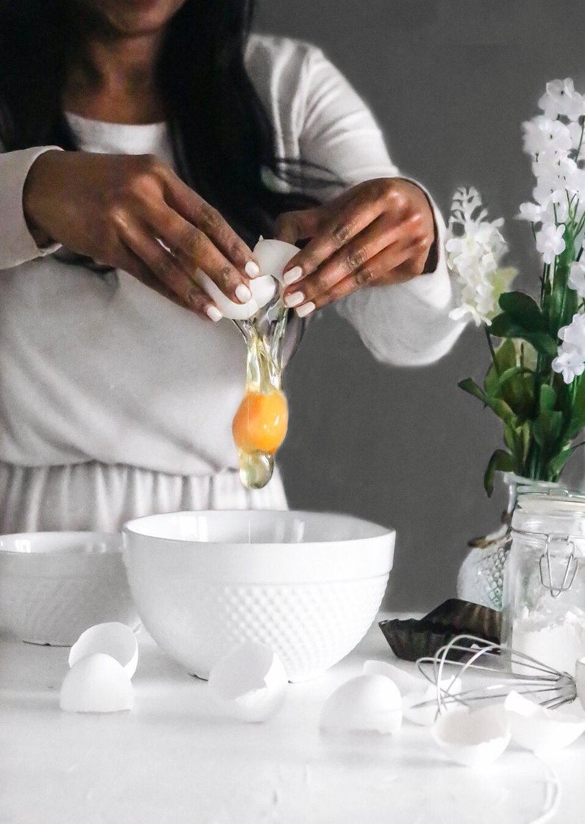 Peaches2PBlog's tweet image. I’ve been loving these Lifestyle Process Shots lately. Another new way to get creative by showing how we’re in the kitchen baking away.  #peaches2peachesblog #foodtographyschool #processshot #movementshot #foodphotography #hudsonvalleyblogger #nyblogger