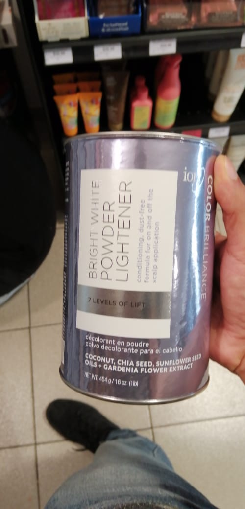 <a href="/lunaamaya12/">luna 🍉</a> Y recomiendo MUCHO el polvo decolorante de marca Ion, la tía <a href="/SallyMexico/">Sally México</a> lo vende.