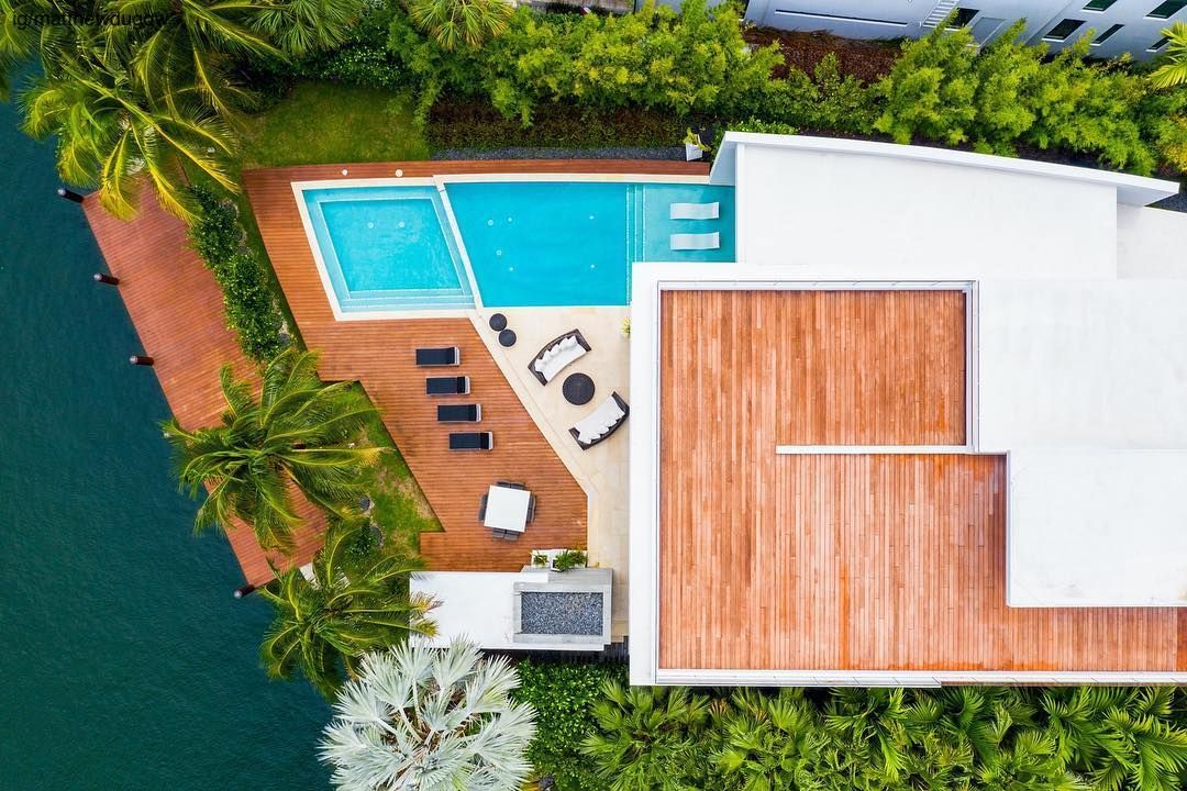BiIlionaires's tweet photo. $10,000,000⁣ Miami Beach home 🌴 https://t.co/RV8aLI9bUV