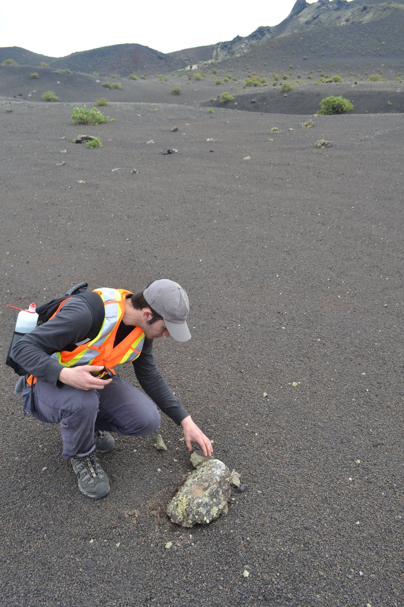 GavinOnTheMoon's tweet photo. Day 6 of #7DaysOfFieldwork! Off to Lanzarote, the fourth largest Canary Island part of Spain! Studied the terrain, eruption style and regional geology of the islands volcanic deposits! Part of the #CanMoon 2019 recon field team π#geology #Lanzarote #volcano https://t.co/374A7lxtfZ