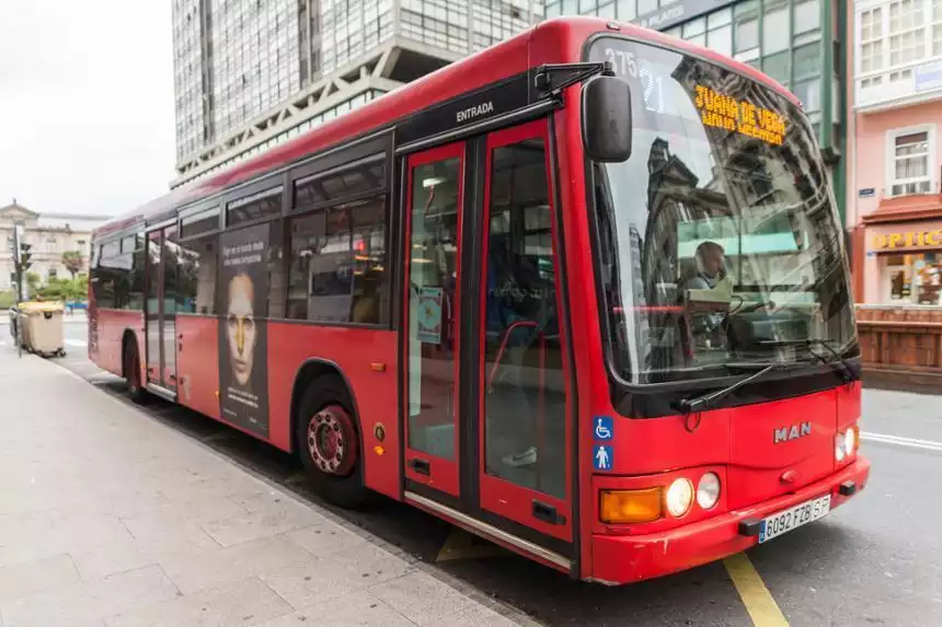 🚍Os novos horarios dos autobuses da Coruña xa se poden consultar na web de <a href="/TranviasCoruna/">Tranvías Coruña 🚍</a> e na aplicación itranvias a partir das 00.00 h desta noite. 

+ info 👉 bit.ly/2w43jjU