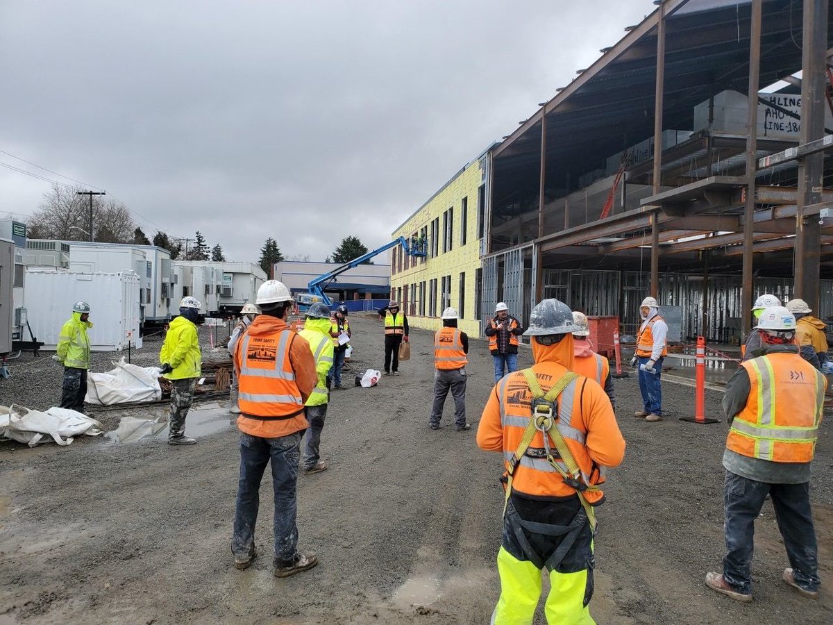 levelupnw's tweet photo. We are essential to each other, and to our community. We protect and take care of each other and our families. We are proud to do our part! 👏

#6ftseparation #Washingtonstrong #proudofmybacfamily   #standingtogether #willgetthroughthis   #waconstruction  #levelupnw https://t.co/bGaIPRnLki