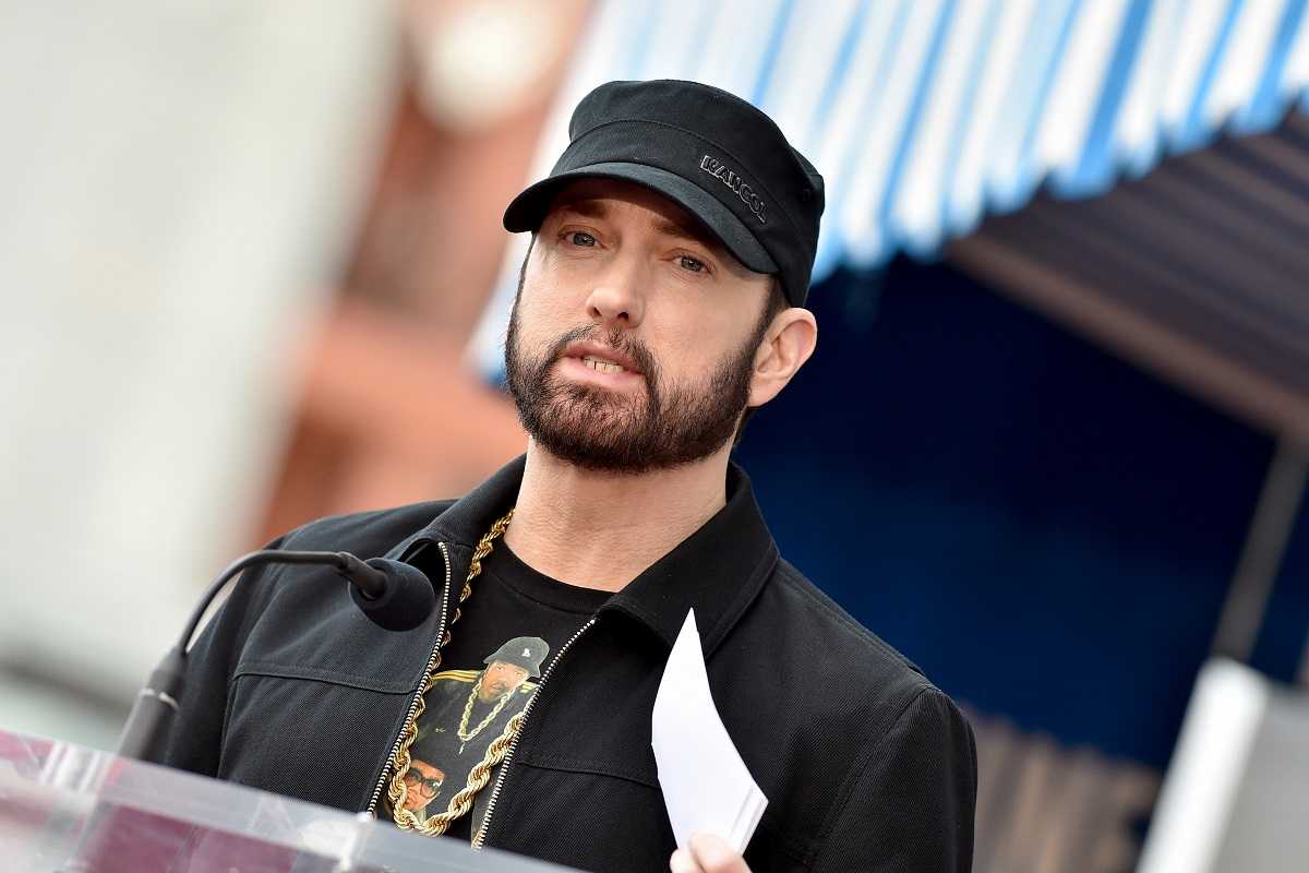 Νέος Eminem, παρέα με την Jessie Reyez: ακούστε το "Coffin" bit.ly/3ar8v07