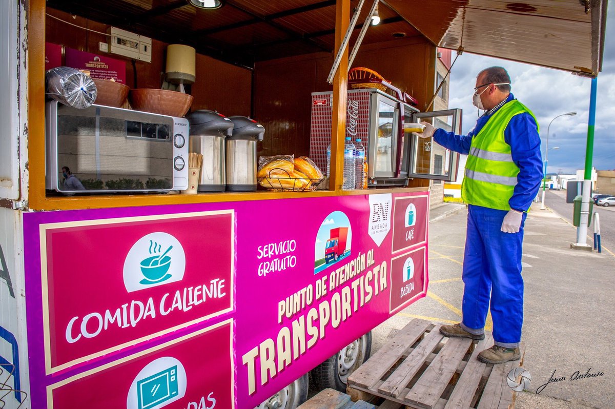 Corgalan's tweet photo. Los empresarios del valle de los Pedroches en BNI Andada , unidos para una estupenda iniciativa en Pozoblanco. Ayudar a los trabajadores del transporte. https://t.co/2mFm9LGLvJ