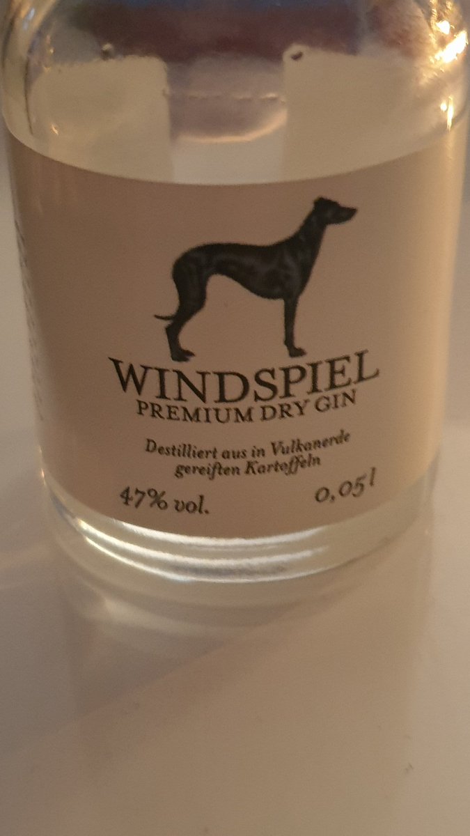 Muelka's tweet photo. Eben den #Windspielgin probiert und muss sagen, der war echt top 👍

#Gin #Gintasting #Windspiel #gintonic #BatscherGin https://t.co/mFBdhPEcXx