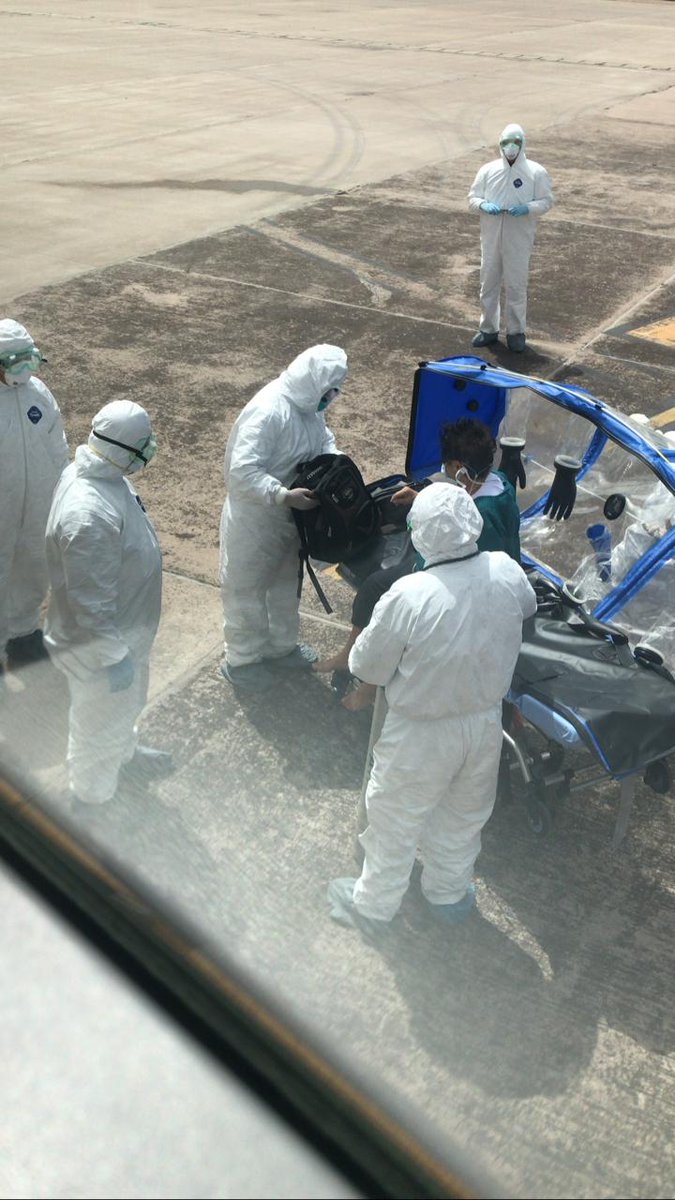 📸Hoy, a las 11:59, aterrizó el avión de la Fuerza Área Mexicana en Cusco, Perú 🇵🇪 para rescatar a la mexicana confirmada con #COVID19, quien lamentablemente perdió a su esposo por la misma enfermedad.