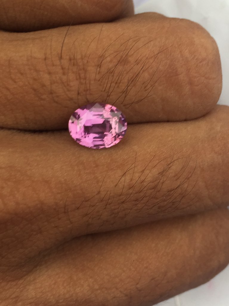 001iftihaj's tweet photo. A Stunning lustered loop clean natural piece...
SPECIES || Natural Corundum
VARIETY || Pink Sapphire
WEIGHT ||  2.09 cts
SHAPE    ||  Oval
COLOUR|| pink mix violet
ITEM      || A loose faceted stone
TRANSPARENCY || Transparent
COMMENTS||No indication of heat present
ORIGIN||SL🇱🇰 https://t.co/Mz7sOCpPs2