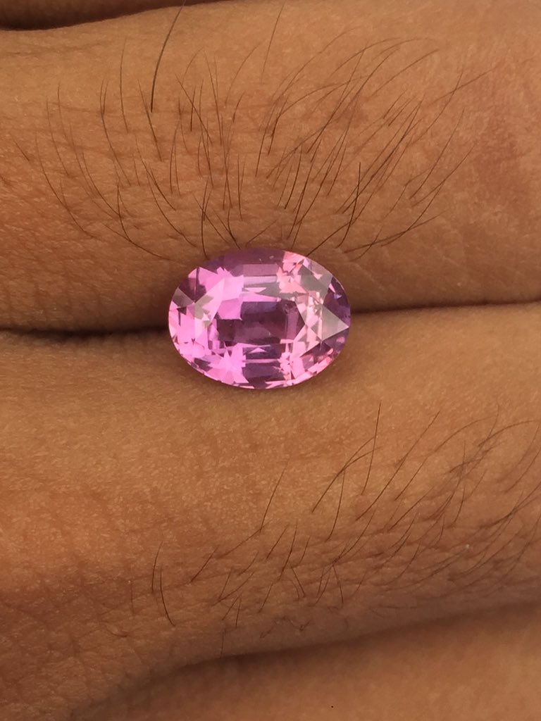 001iftihaj's tweet photo. A Stunning lustered loop clean natural piece...
SPECIES || Natural Corundum
VARIETY || Pink Sapphire
WEIGHT ||  2.09 cts
SHAPE    ||  Oval
COLOUR|| pink mix violet
ITEM      || A loose faceted stone
TRANSPARENCY || Transparent
COMMENTS||No indication of heat present
ORIGIN||SL🇱🇰 https://t.co/Mz7sOCpPs2
