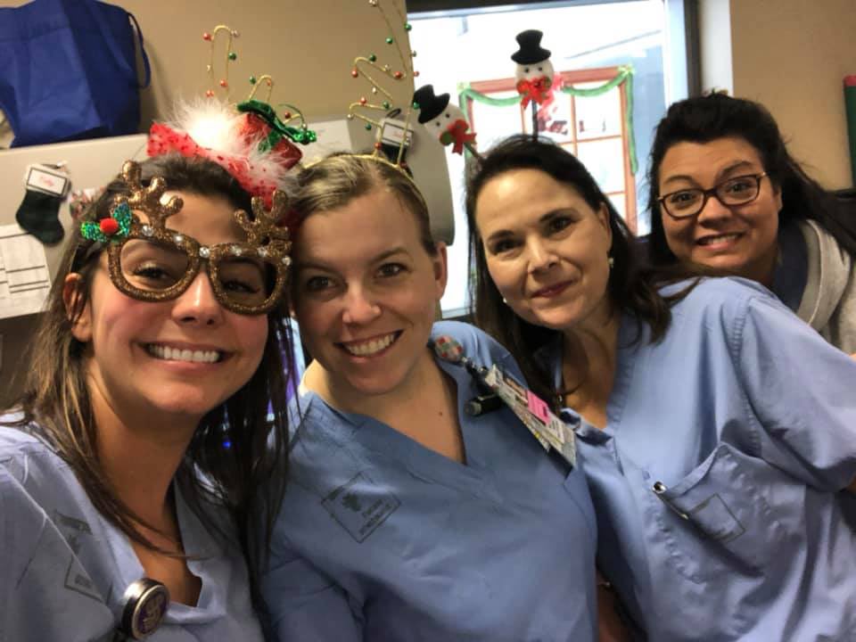 JoAnnWiechmann1's tweet photo. Shout out to my daughter (2nd from left) as a neonatologist nurse practitioner! #thankyou #healthcareworker https://t.co/2FIz0gqkhz