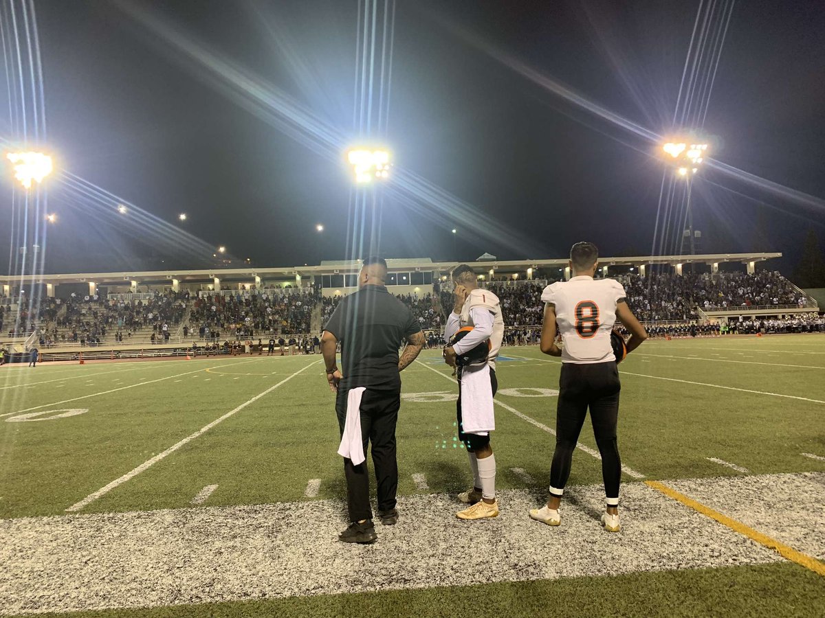 MoveThoseChainz's tweet image. Challenge accepted from @frcali2hiwluv
Once nominated you have 24 hours to respond AND donate $20 to local charity.  Post a pic of yourself coaching.

I nominate @Thund3rB1rd1 @KalerRay @NV_CoachChang