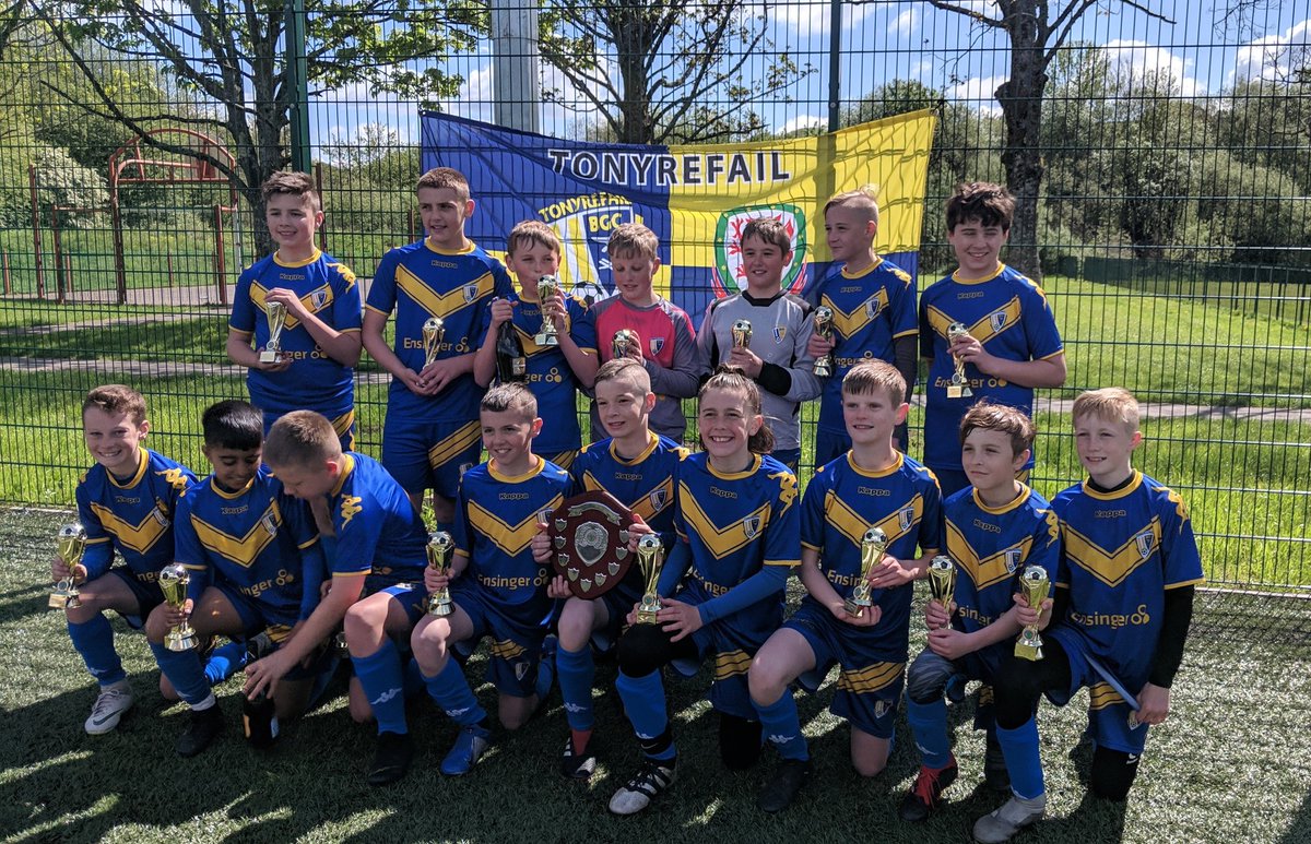 Delme42294268's tweet image. Thanks for the nomination @RichardJohns1 dug out an old paper clipping and a couple of the #tonarmy u&apos;13s!!

Once nominated you have 24 hrs to respond or donate £20 to charity. You need to nominate coaches and post pictures of you coaching. I nominate @nathantommo @nickyblack87