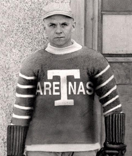 TheSportGallery's tweet photo. Also #onthisday, 1918: the #TorontoArenas (now the #MapleLeafs) won the #StanleyCup. It was the franchise's first of what would be 13 cups. #hockey https://t.co/OP8j9KRKco