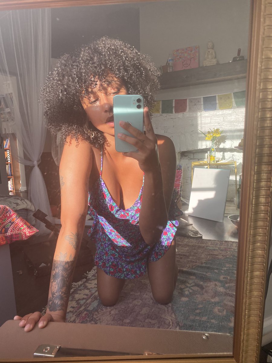 urqueenselene's tweet photo. Can you believe I’m real?? 😂😌

#findom https://t.co/8oa8f8yxaa