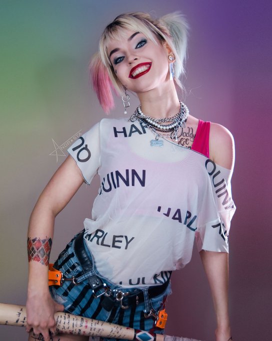 2 pic. First photo of my Harley Quinn from @birdsofpreywb 

I never thought that I'll like hairstyle