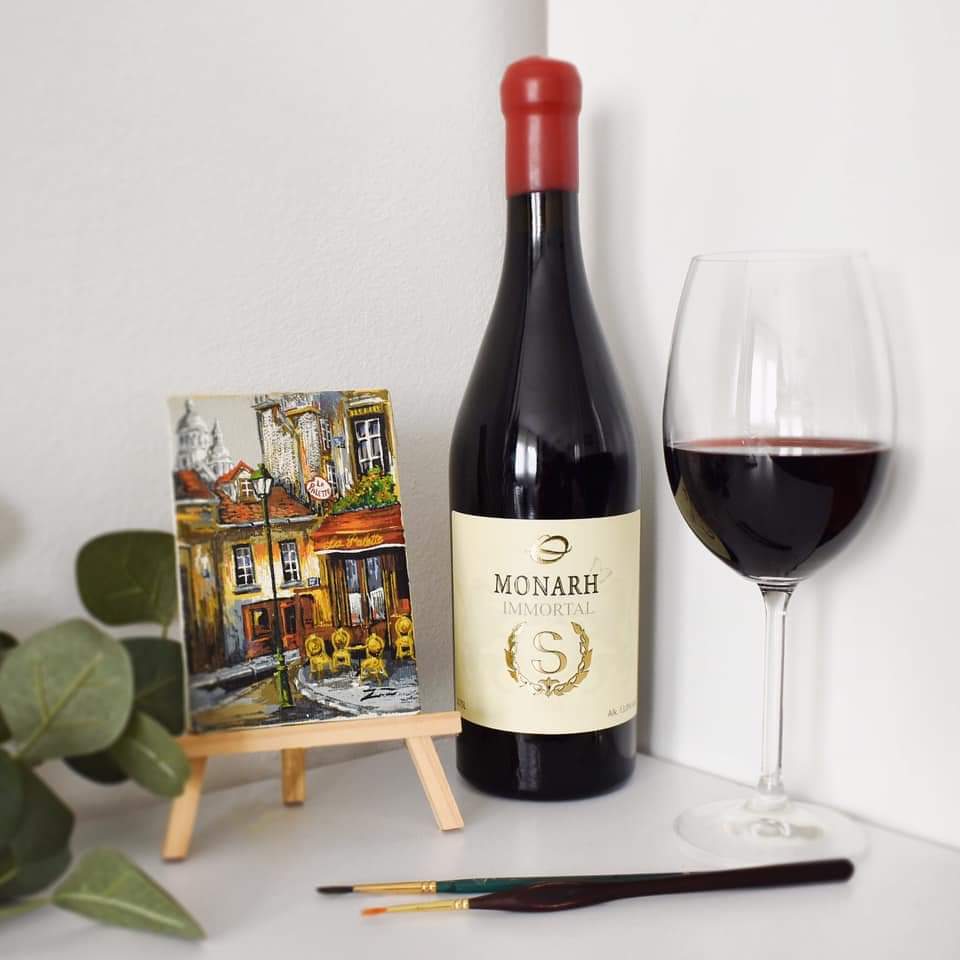 Boravak u kući i višak slobodnog vremena može biti i prilika za povratak starim hobijima. 🍷
#ostanikodkuće #pikoplenac 
———————-

Staying at home and having some extra time can also be an opportunity to get back to old hobbies. 🍷
#stayhome #pikoplenac