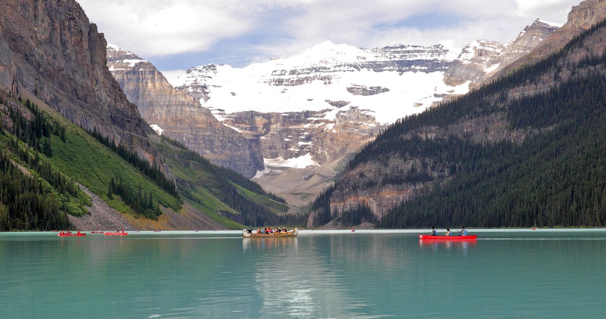 Lake Louise is one of the most famous lake in Canada. It’s is a glacial lake, the Louise name came from Queen Victoria daughter.

#SaveTourism #DontCancelPostpone #Wanderlust #PlanForTheFuture
#livetheadventure #discovercanadatours #lakelouise