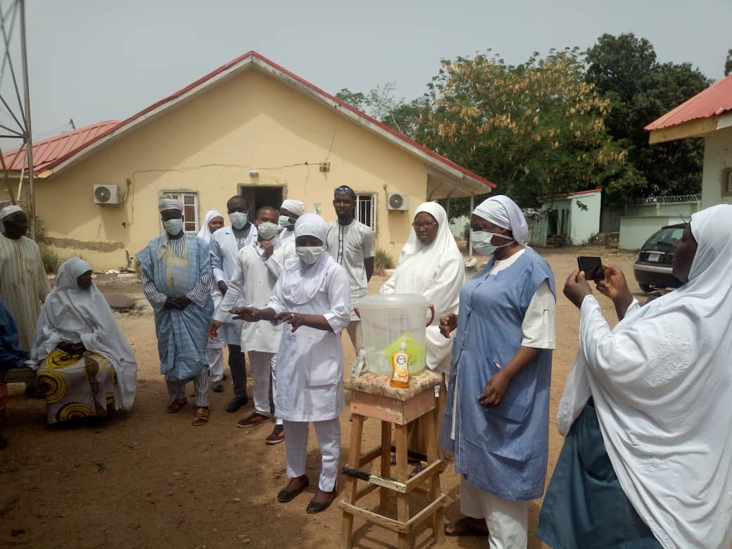 LgKaduna's tweet photo. The newly constituted #COVID19 task force committee visited Kabala PHC on sensitization outing. The Committee applaud the strict adherence of health practitioners to the fight against #COVID19 &amp; appreciate religious &amp; community leaders for their support in this epoch time. https://t.co/DVoPJ0j09K