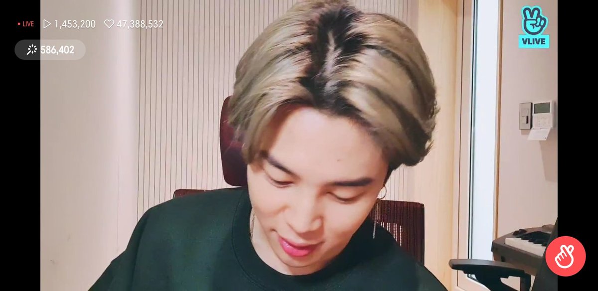 lheacis's tweet photo. 지민 vlive 2020 https://t.co/G4cI6DJpWs
