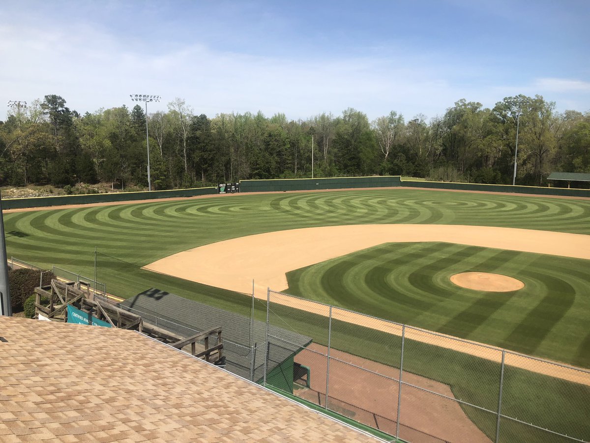 BaseballWSColts's tweet image. Can’t play, might as well keep her pretty!