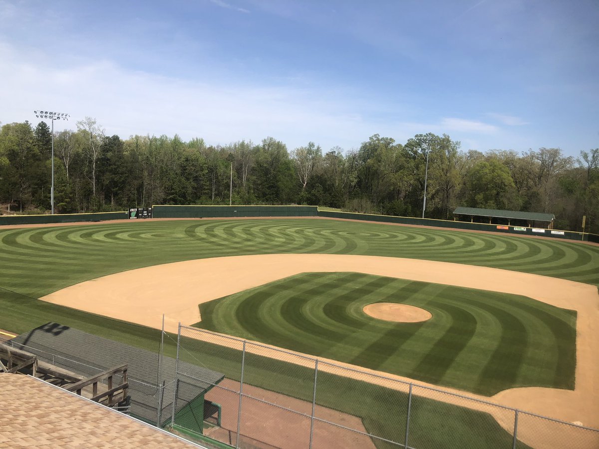 BaseballWSColts's tweet image. Can’t play, might as well keep her pretty!